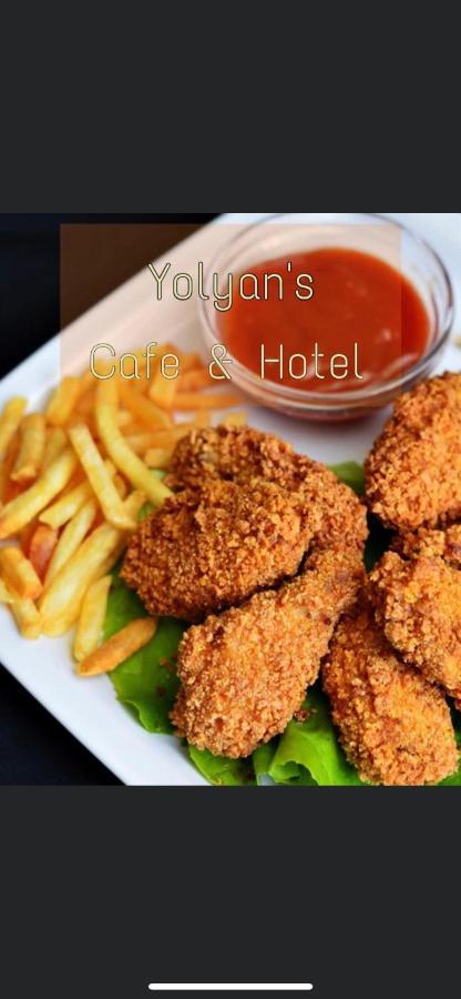 Yolyans Hotel Goris Extérieur photo